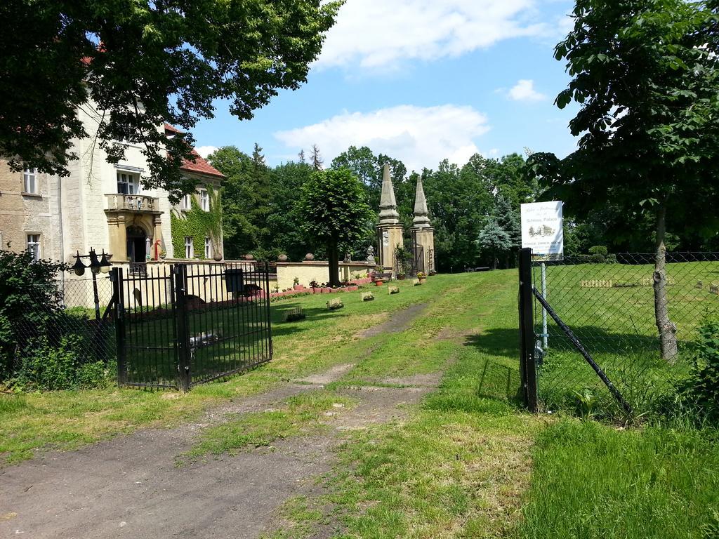 Palac Jastrowiec Exterior foto